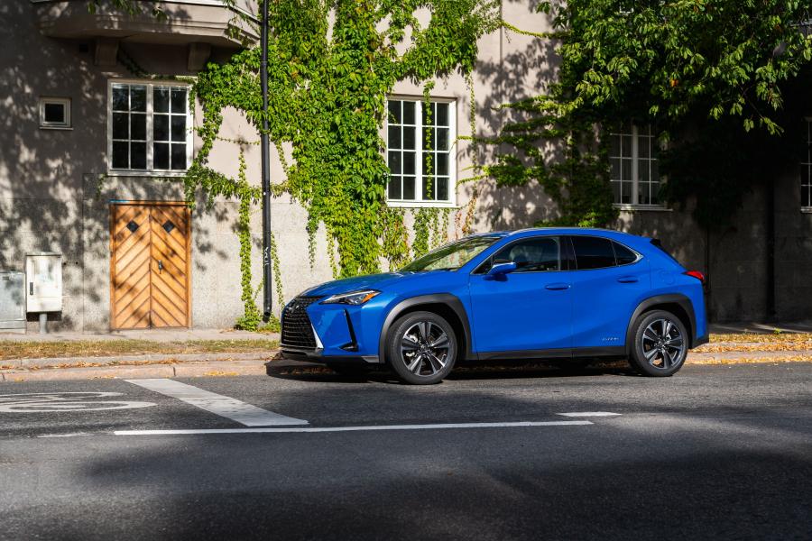   Lexus UX250h 2018 года  (NA) (фото 14 из 40)